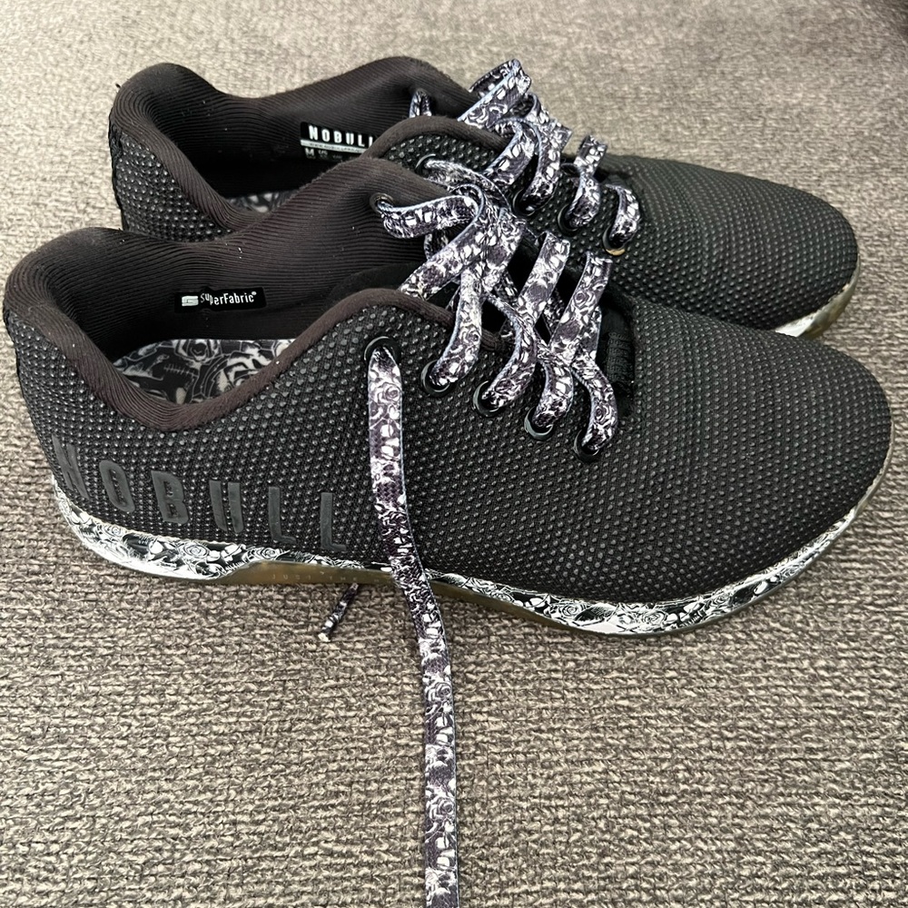No Bull Skull and Rose accent shoes